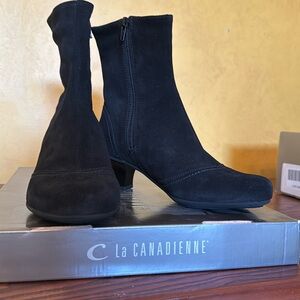 La Canadienne, Rumer, black suede, size 6M